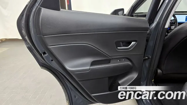 Hyundai Kona 2023 — фото 15