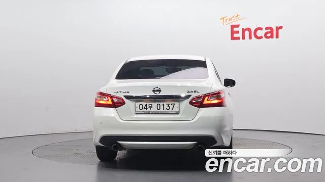 Nissan Altima 2017 — фото 4