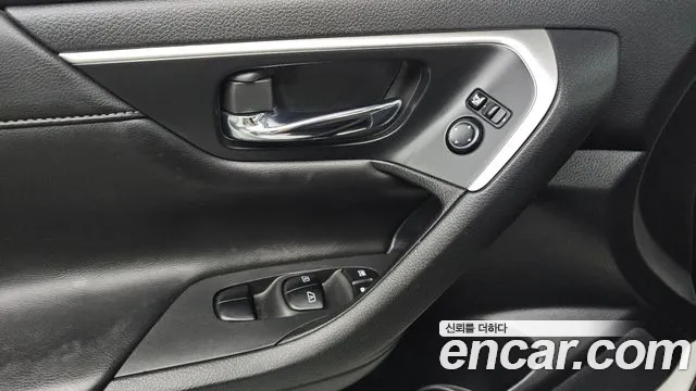 Nissan Altima 2017 — фото 19