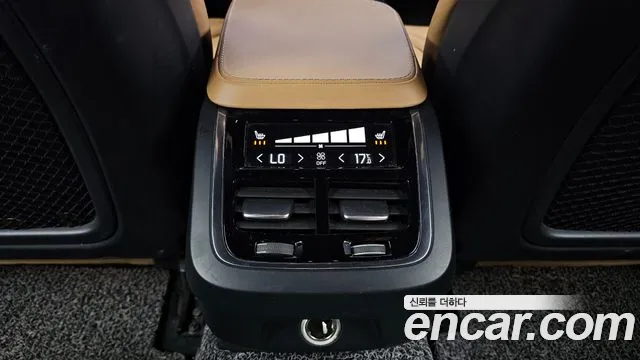 Volvo S90 2017 — фото 19