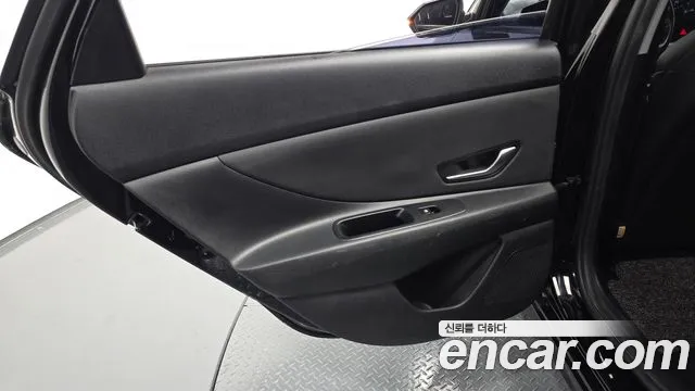 Hyundai AVANTE 2021 — фото 15
