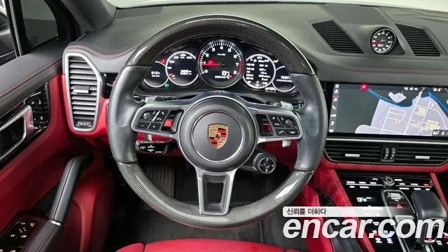 Porsche Cayenne 2020 — фото 19
