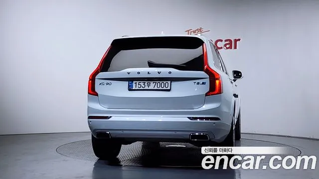 Volvo XC90 2019 — фото 4