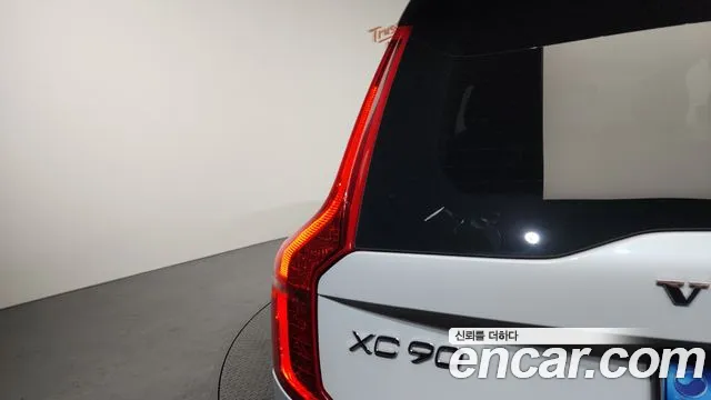 Volvo XC90 2019 — фото 9