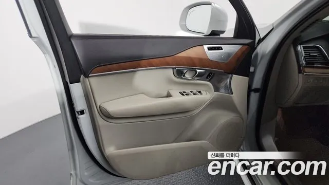 Volvo XC90 2019 — фото 14