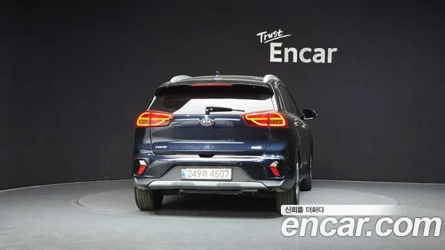 Kia Niro 2021 — фото 4