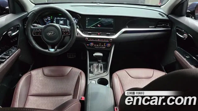 Kia Niro 2021 — фото 10