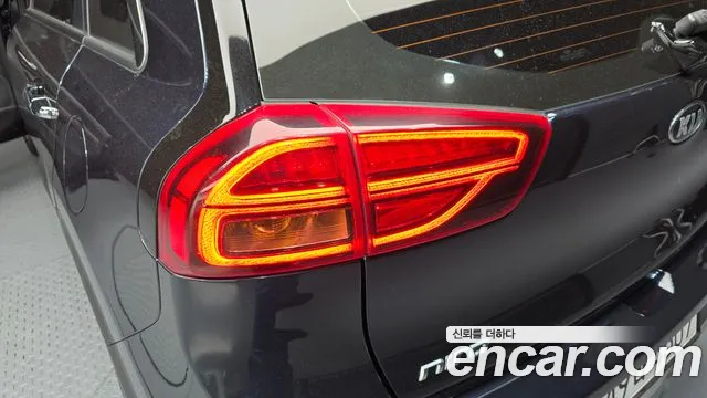 Kia Niro 2021 — фото 9