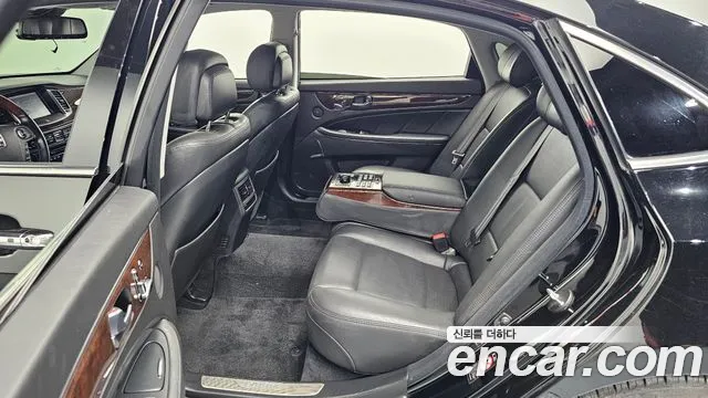 Hyundai Equus 2013 — фото 11