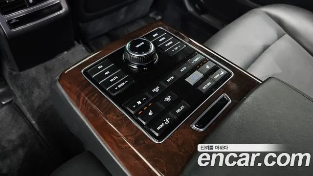 Hyundai Equus 2013 — фото 19