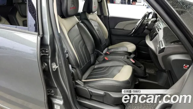 Citroen-DS C4 Picasso 2015 — фото 11
