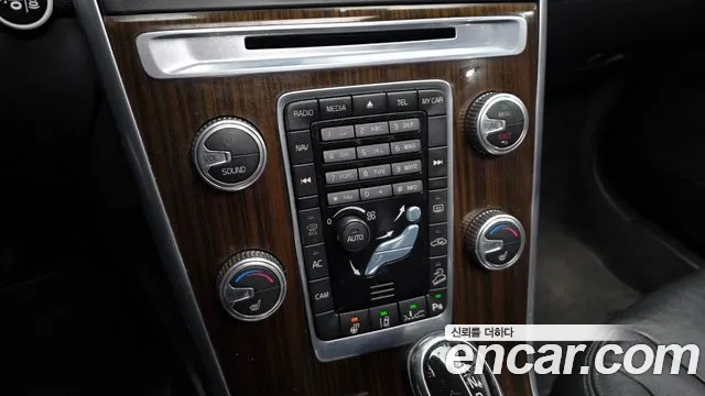 Volvo XC60 2015 — фото 18