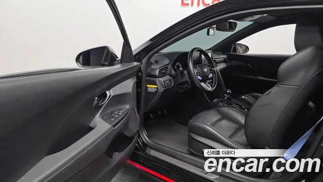Hyundai Veloster 2020 — фото 12