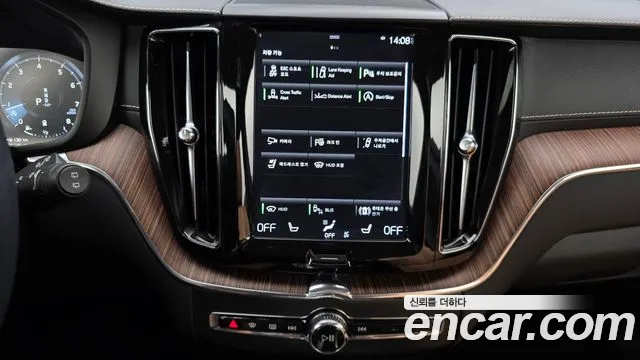 Volvo XC60 2021 — фото 19