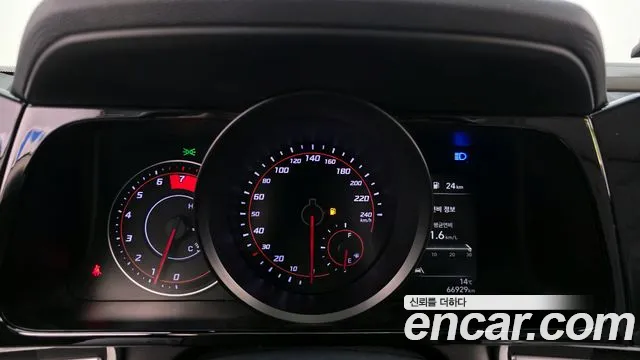 Hyundai AVANTE 2023 — фото 11