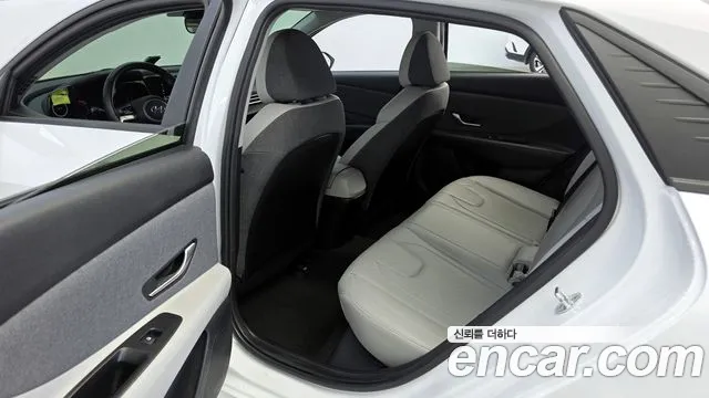 Hyundai AVANTE 2023 — фото 17