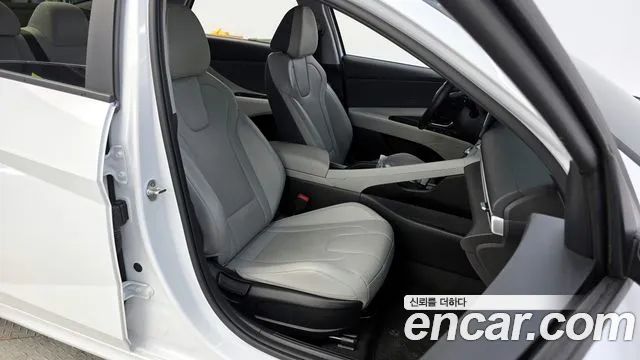 Hyundai AVANTE 2023 — фото 16