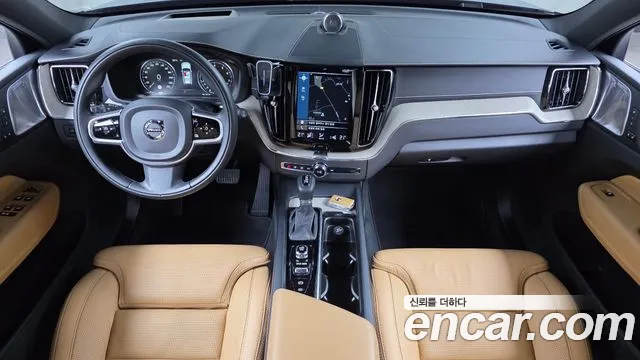 Volvo XC60 2018 — фото 10