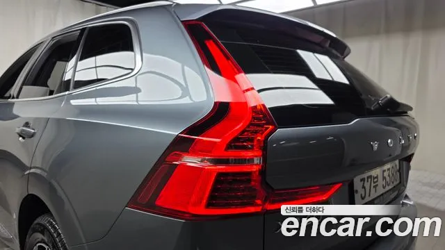 Volvo XC60 2018 — фото 9