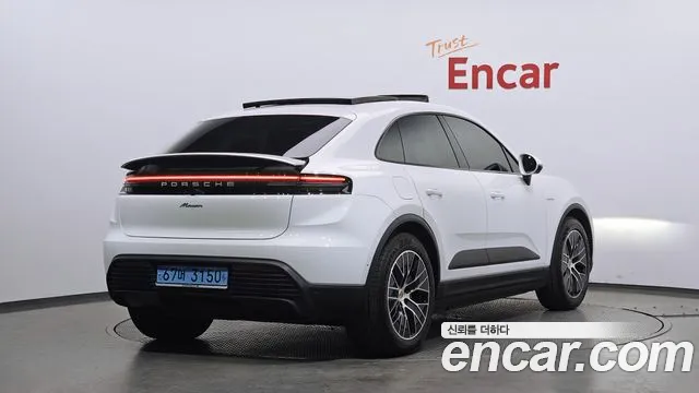 Porsche Macan 2025 — фото 2
