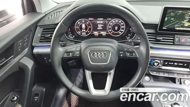 Audi Q5 2020 — фото 13