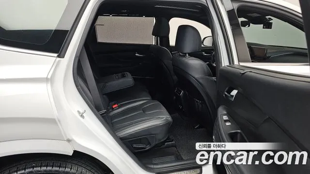Hyundai Santafe 2022 — фото 17