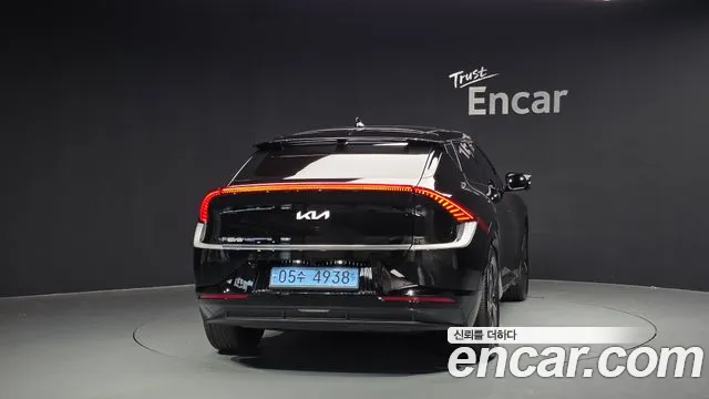 Kia EV6 2023 — фото 4