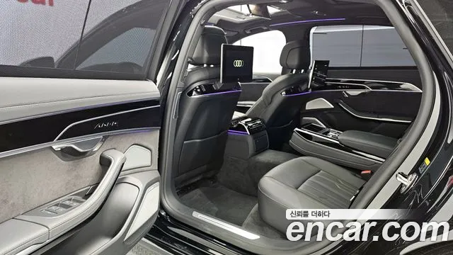 Audi A8 2021 — фото 16