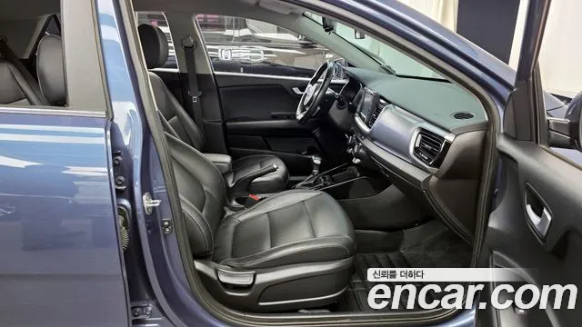 Kia Stonic 2020 — фото 11