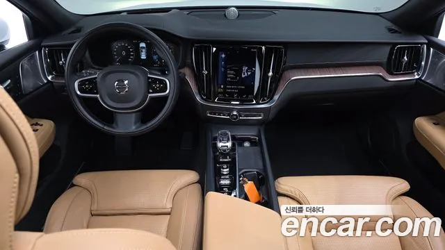Volvo S60 2021 — фото 10