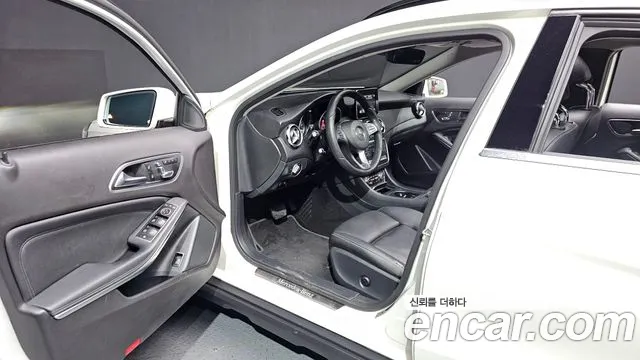 Mercedes-Benz GLA-Class 2018 — фото 10