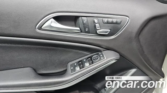Mercedes-Benz GLA-Class 2018 — фото 11