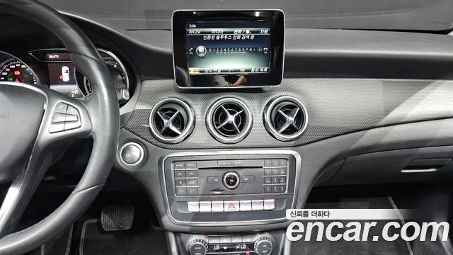 Mercedes-Benz GLA-Class 2018 — фото 12