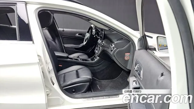 Mercedes-Benz GLA-Class 2018 — фото 17