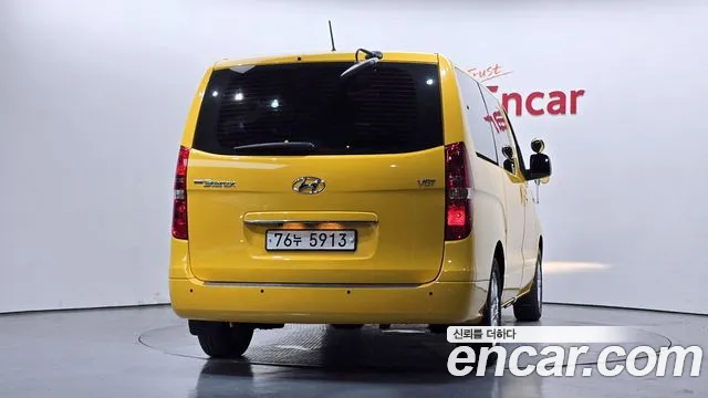 Hyundai Starex 2019 — фото 4