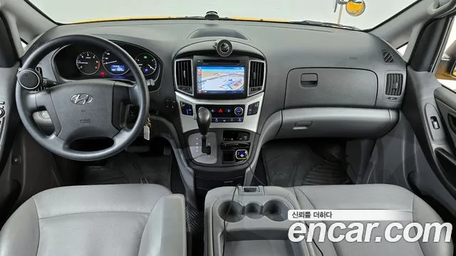 Hyundai Starex 2019 — фото 10