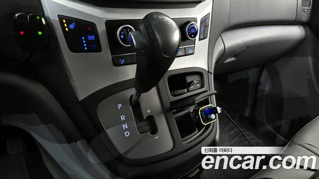 Hyundai Starex 2019 — фото 12