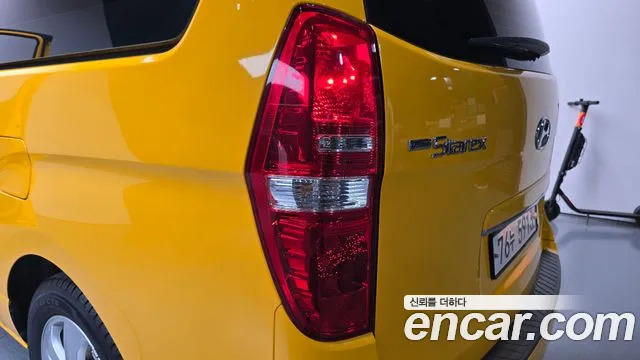 Hyundai Starex 2019 — фото 9