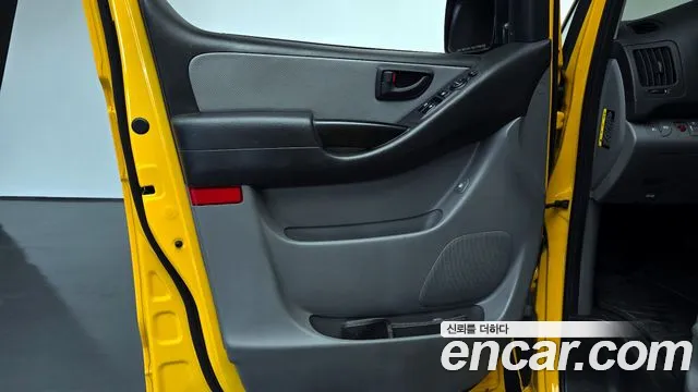 Hyundai Starex 2019 — фото 15