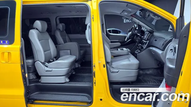 Hyundai Starex 2019 — фото 16