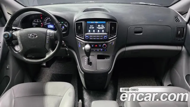 Hyundai Starex 2020 — фото 10