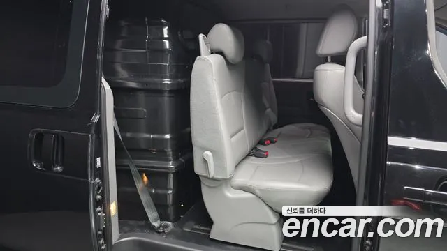 Hyundai Starex 2020 — фото 18