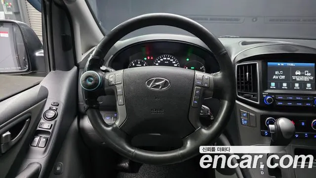 Hyundai Starex 2020 — фото 19