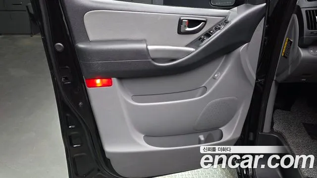 Hyundai Starex 2020 — фото 14
