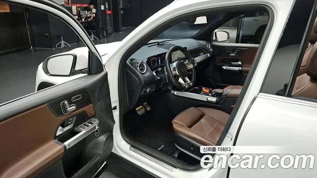 Mercedes-Benz GLB-Class 2023 — фото 13
