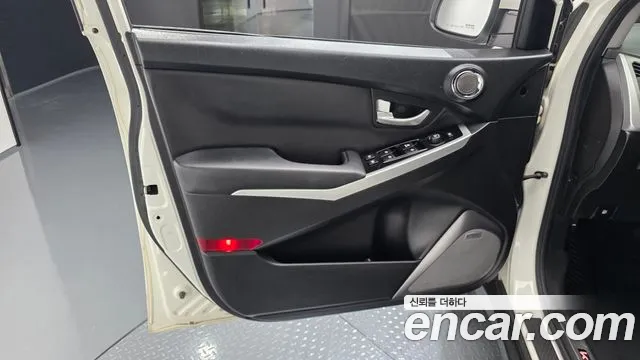 KG_Mobility_Ssangyong KORANDO 2017 — фото 13
