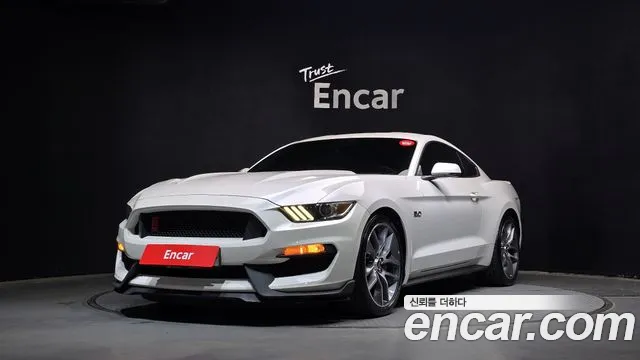 Ford Mustang 2017 — фото 1
