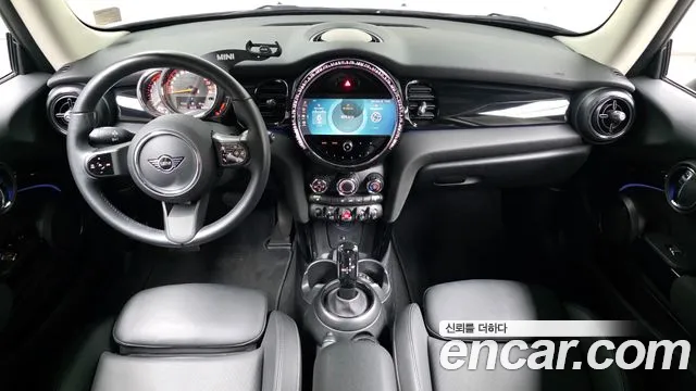 Mini Cooper 2022 — фото 10