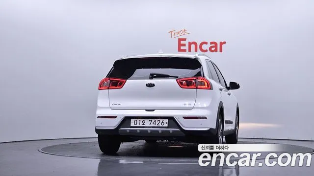 Kia Niro 2018 — фото 4