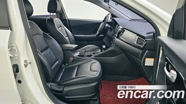 Kia Niro 2018 — фото 11